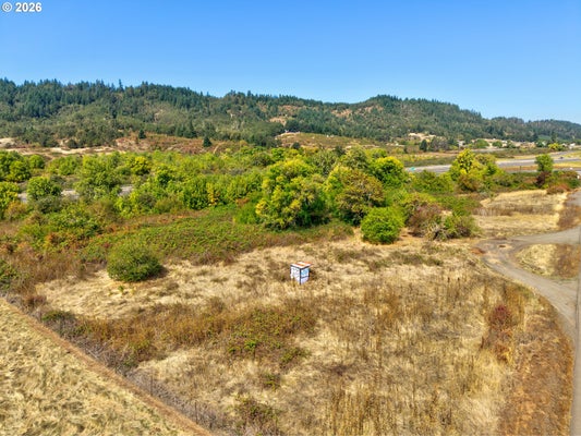 2344 JOHN LONG RD, OAKLAND, OR 97462 - Image b027998f5e34b0a32fe5c7ae53fc2d3e/1353554478