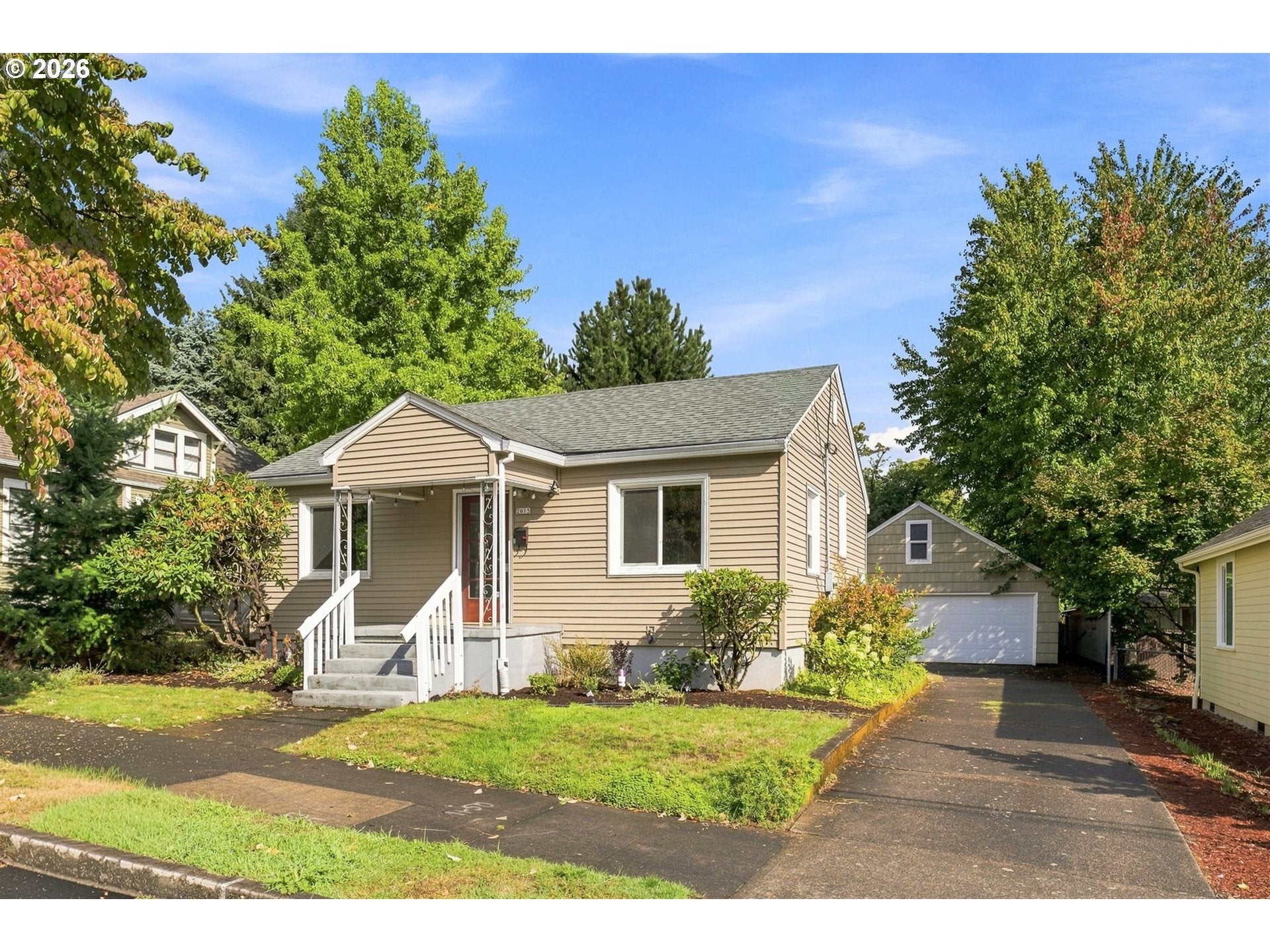 2015 SE SHERRETT ST