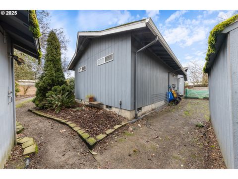 A home in Newberg