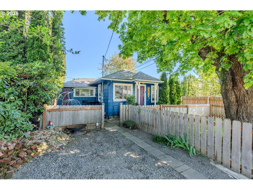 105 NW 13TH ST