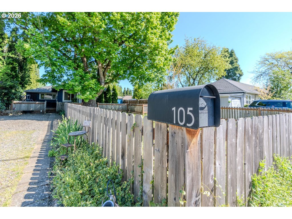 105 NW 13TH ST