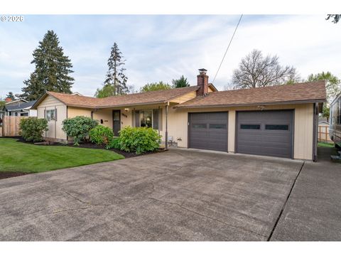 Photo of 1908 NE Orchard Ave, McMinnville, OR 97128 (MLS # 353976942)
