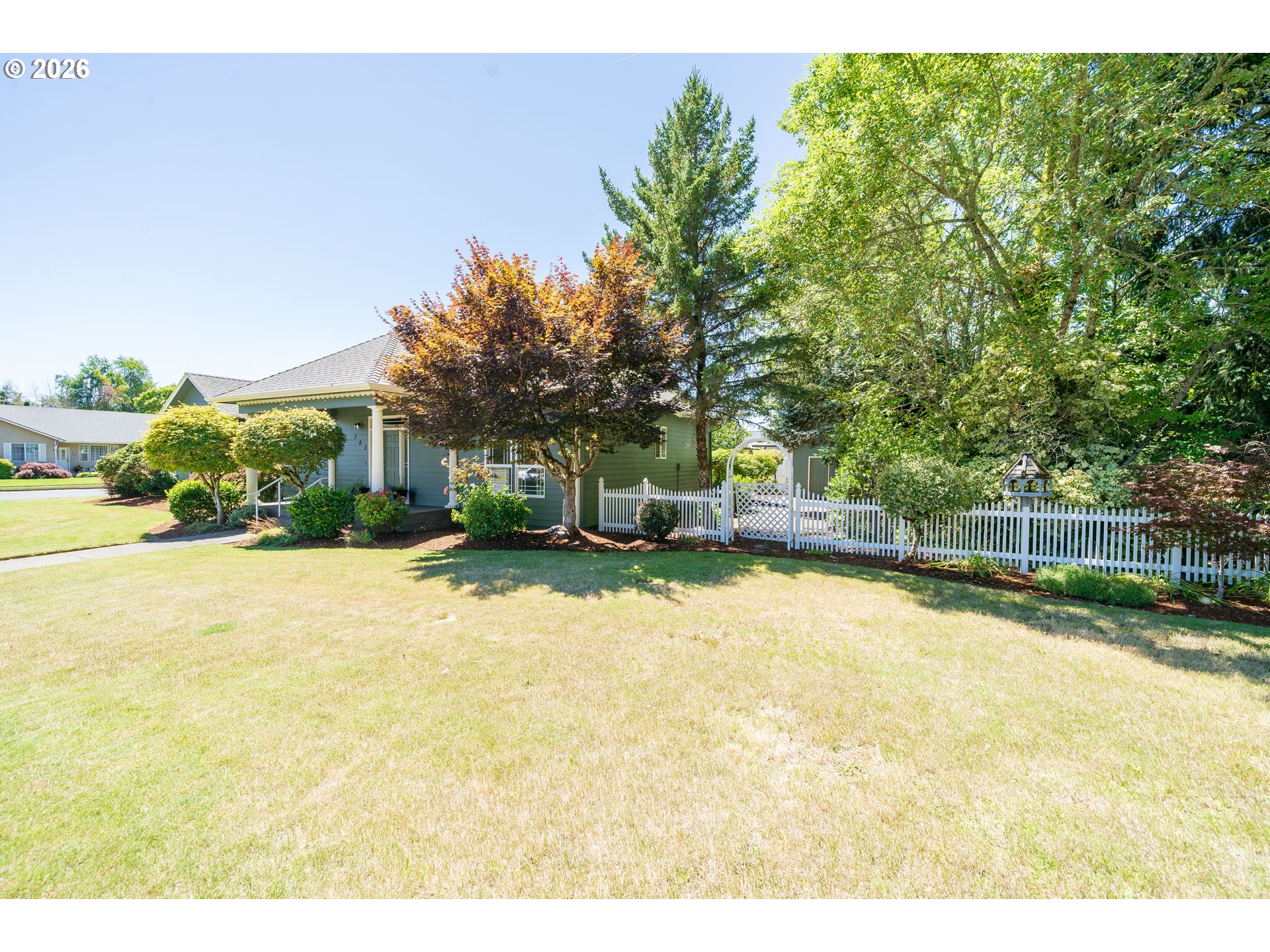 785 N 15TH AVE