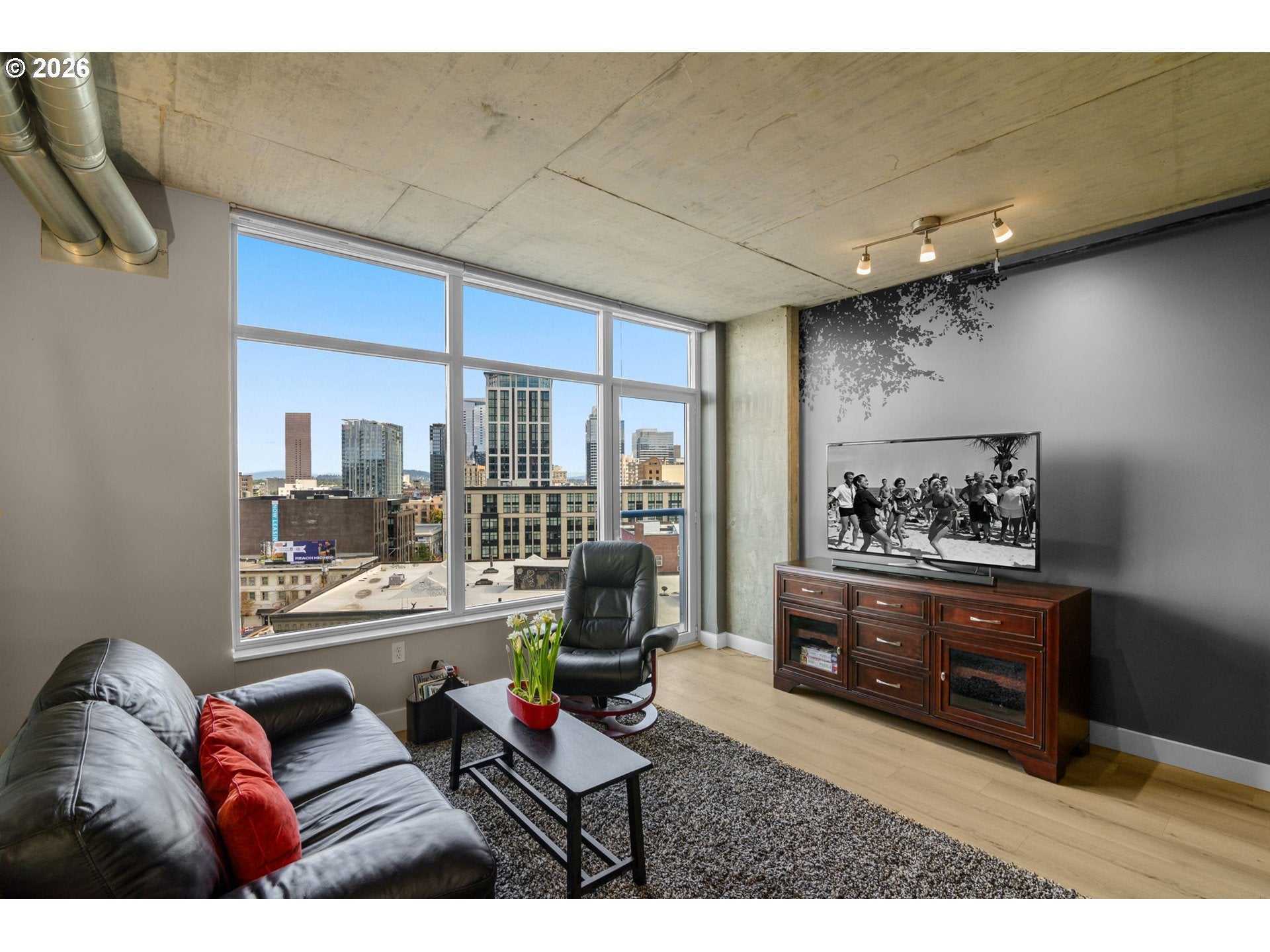 1926 W BURNSIDE ST 807