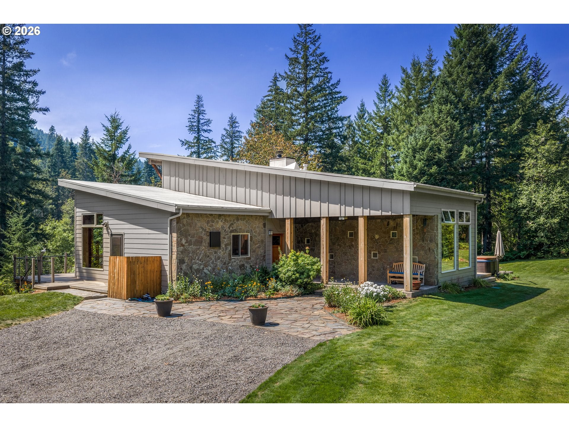 42 WINDCREST RD