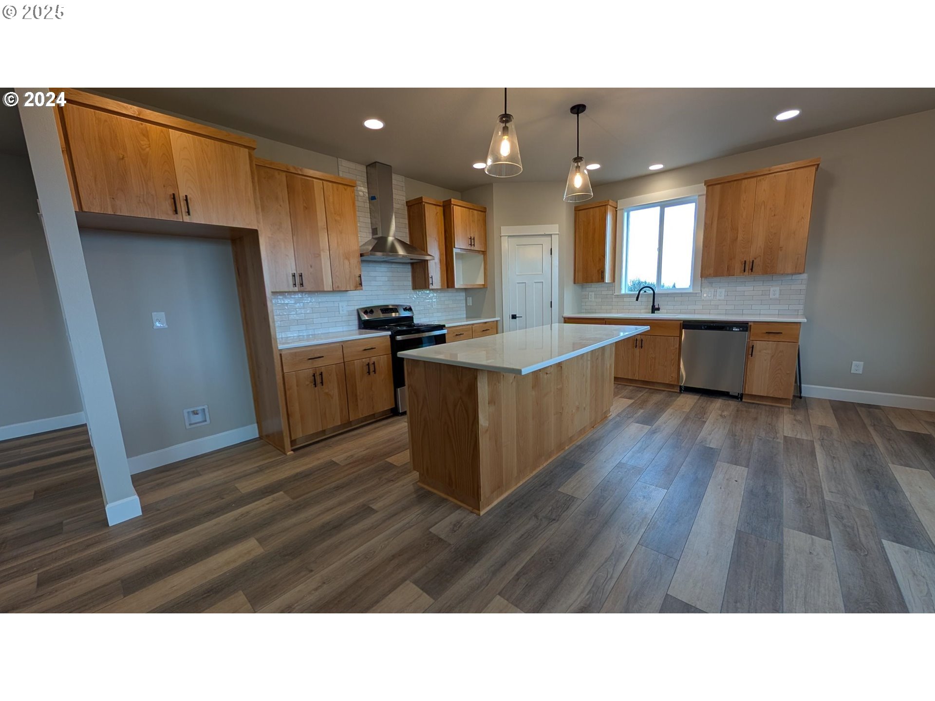 16575 SE WOODLAND HEIGHTS RD