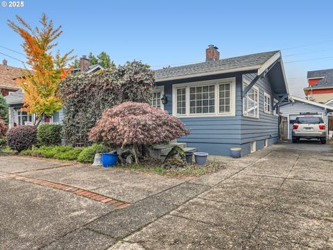 1027 SE TACOMA ST Portland OR 97202