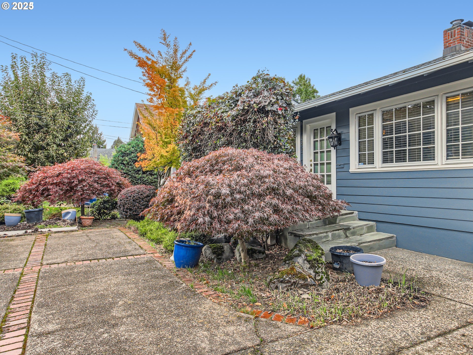 1027 SE TACOMA ST