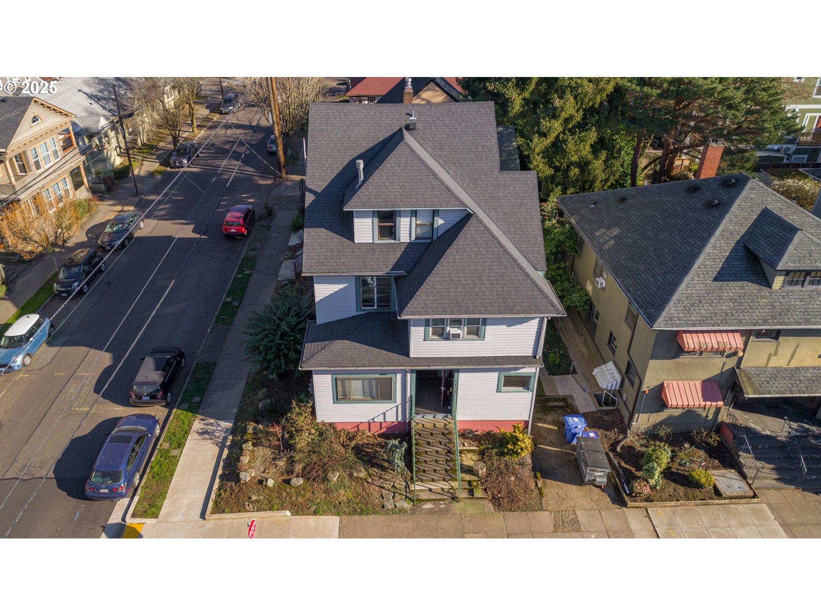 2312 SE MADISON ST