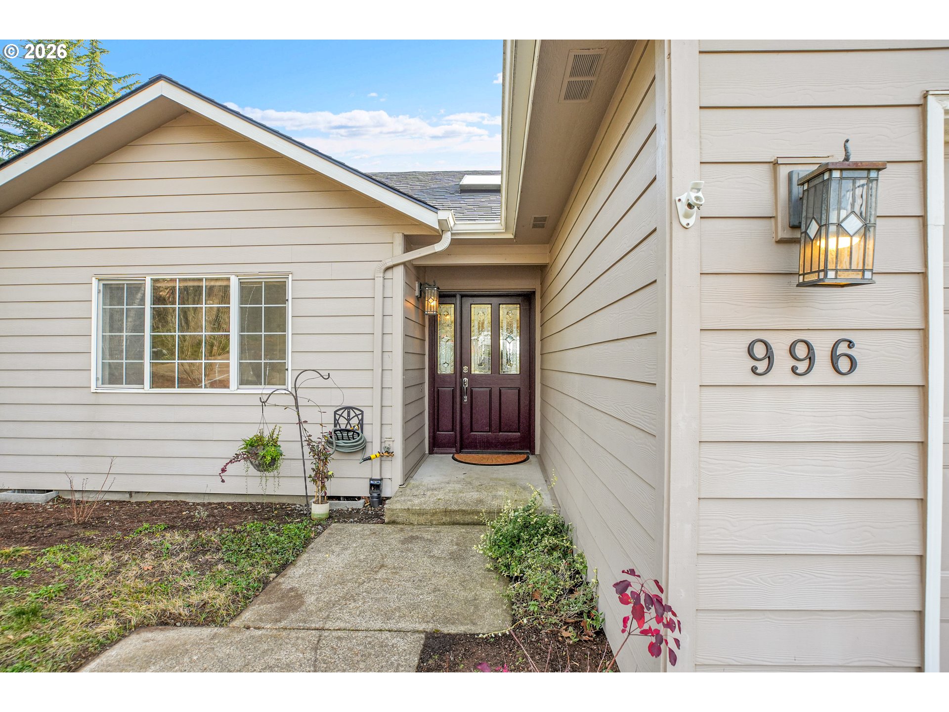 Photo 1 of 48 — 996 PARKWAY DR, Salem, OR 97304