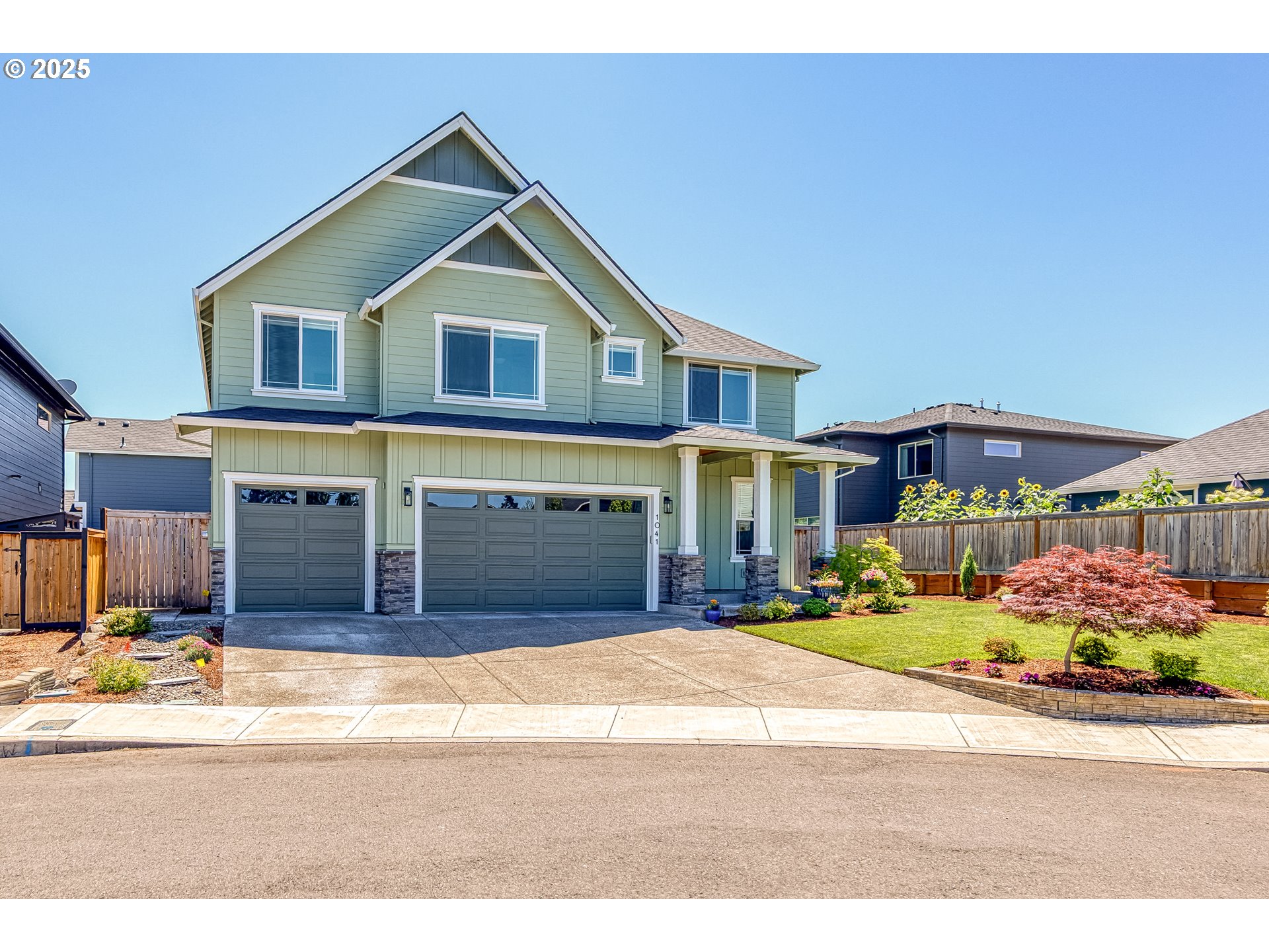 1041 NE 16TH AVE