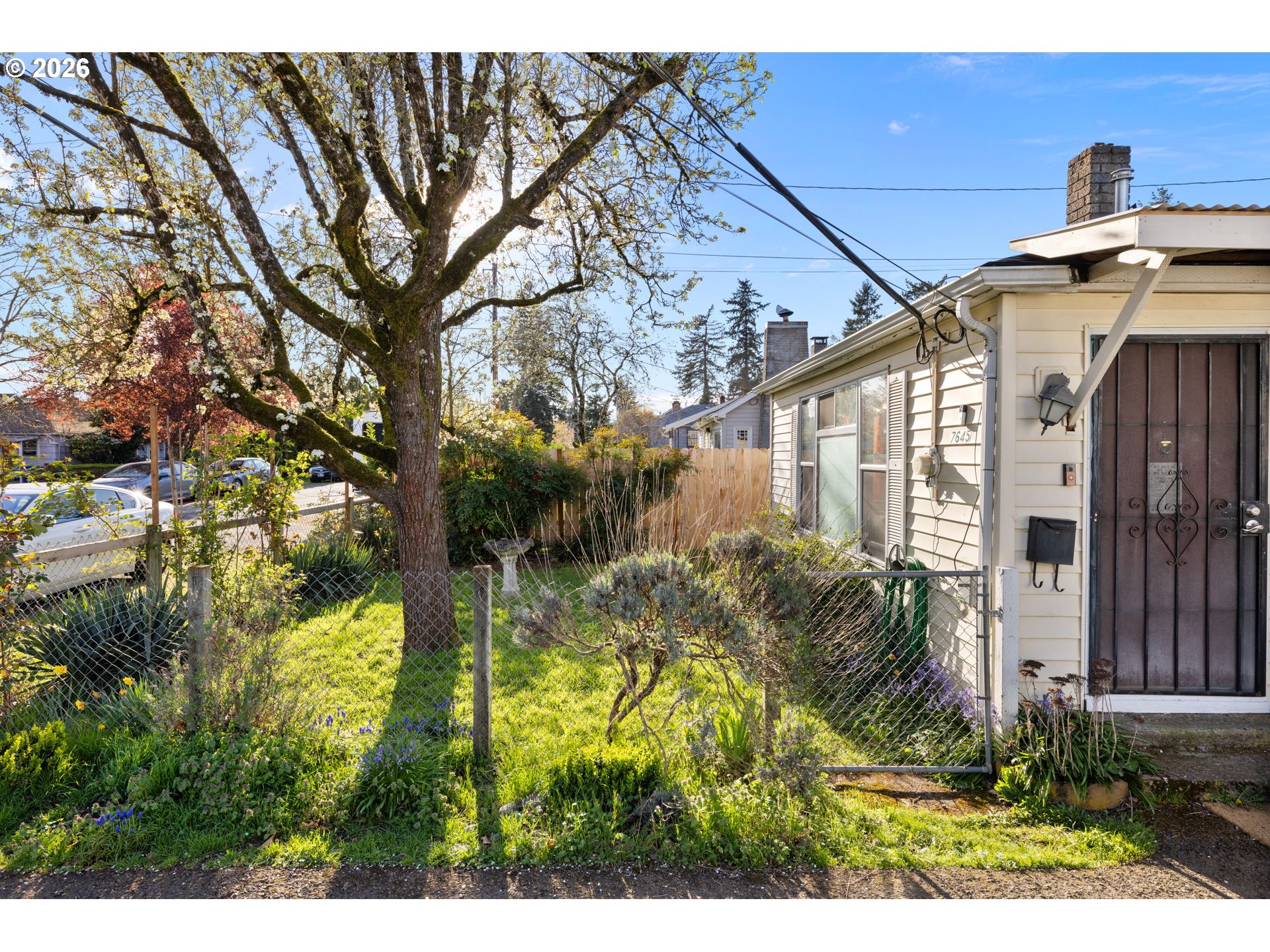 7645 SE HENDERSON ST