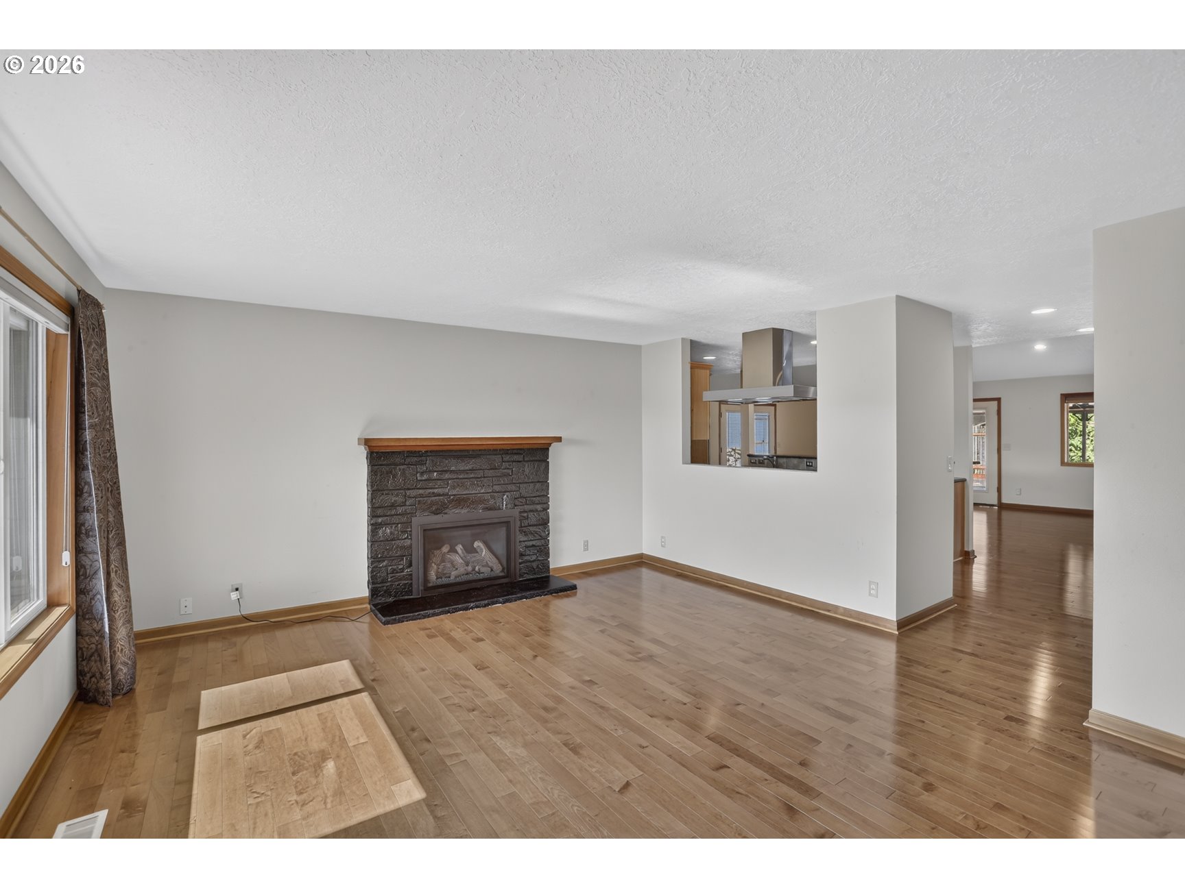 51929 SE WOODMERE CT