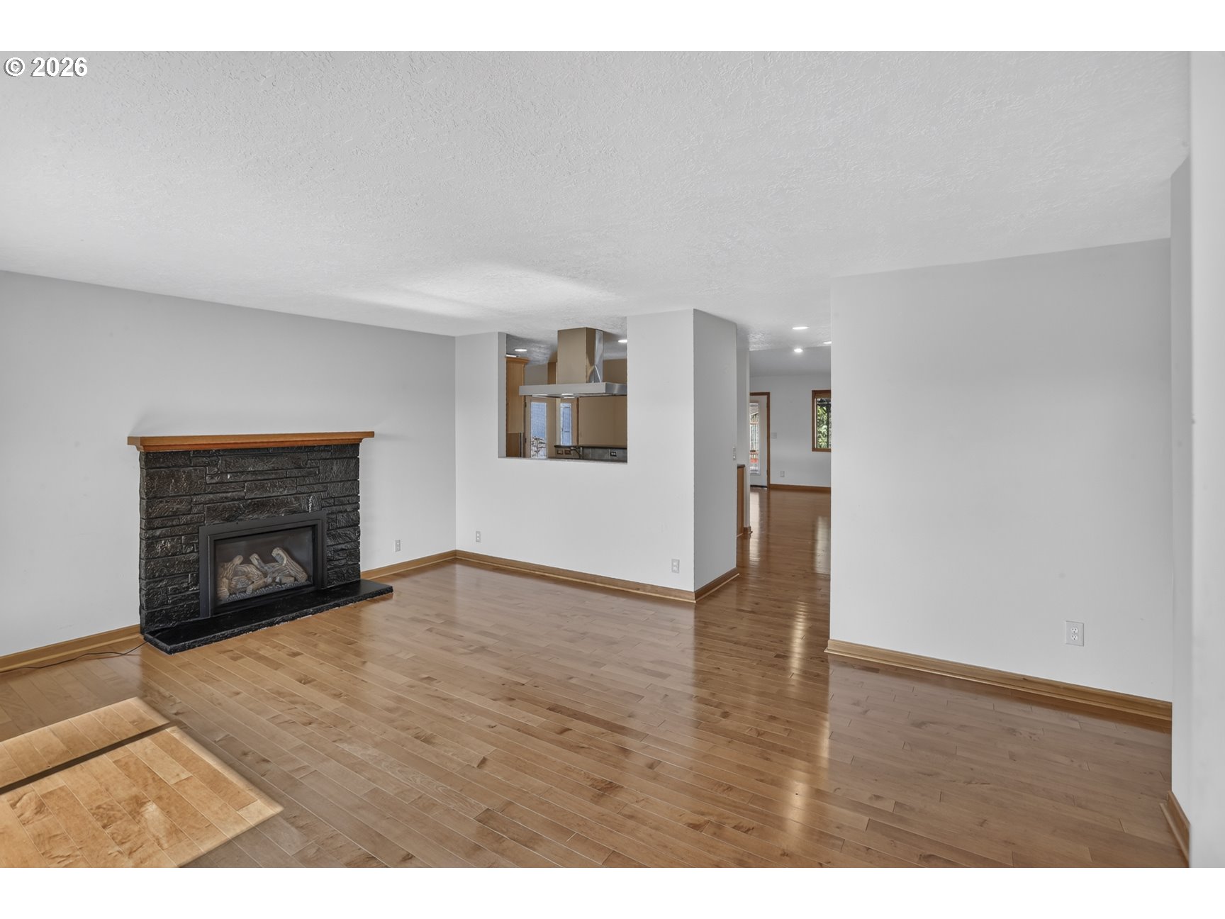 51929 SE WOODMERE CT