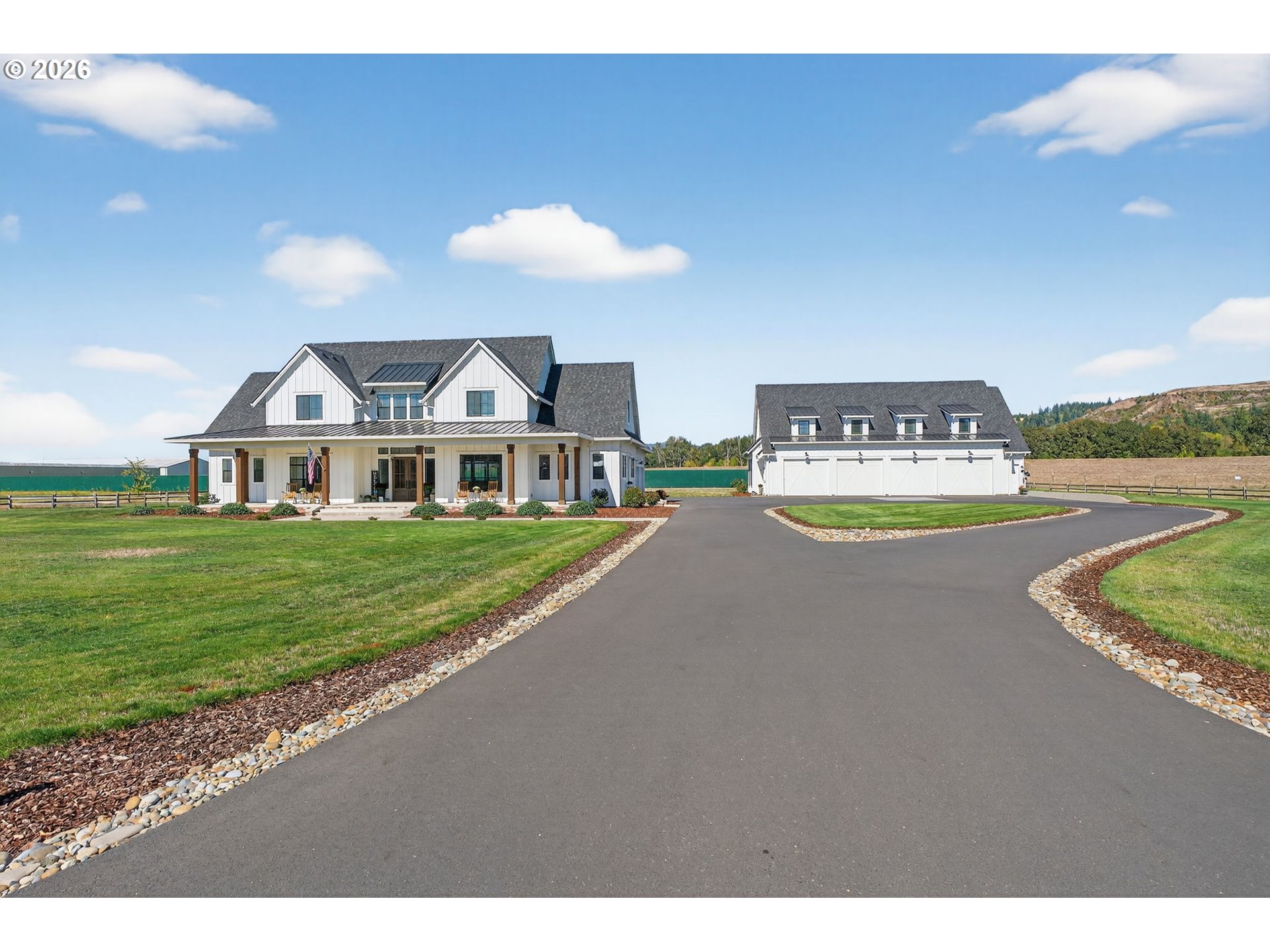 370 TULIP LN