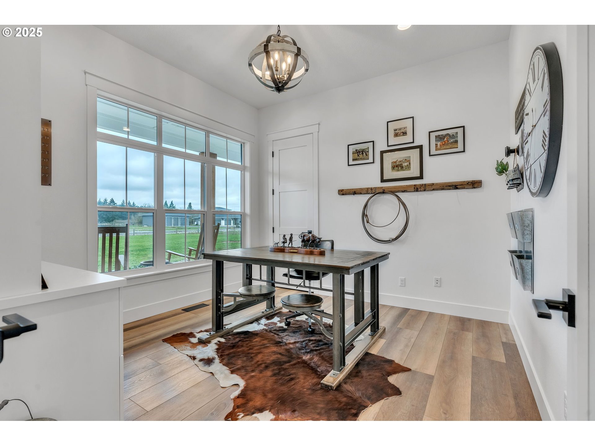 370 TULIP LN