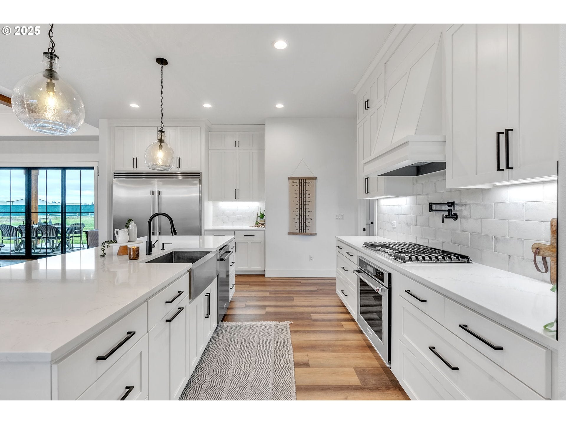 370 TULIP LN