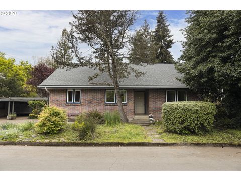 Photo of 540 NW 9th St, McMinnville, OR 97128 (MLS # 597861007)