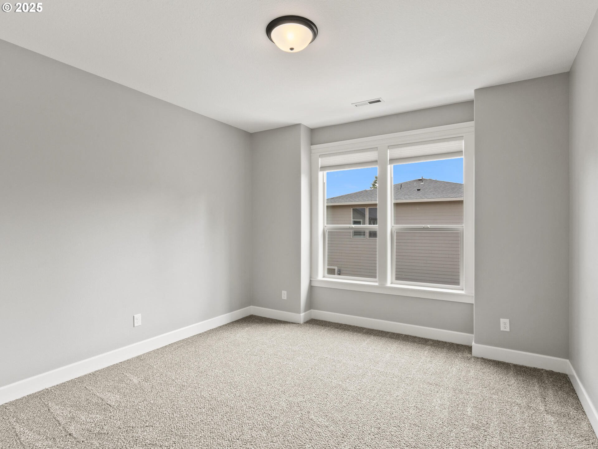 Camas, Washington 98607, United States, 6 Bedrooms Bedrooms, ,3 BathroomsBathrooms,Residential,Pending,139384