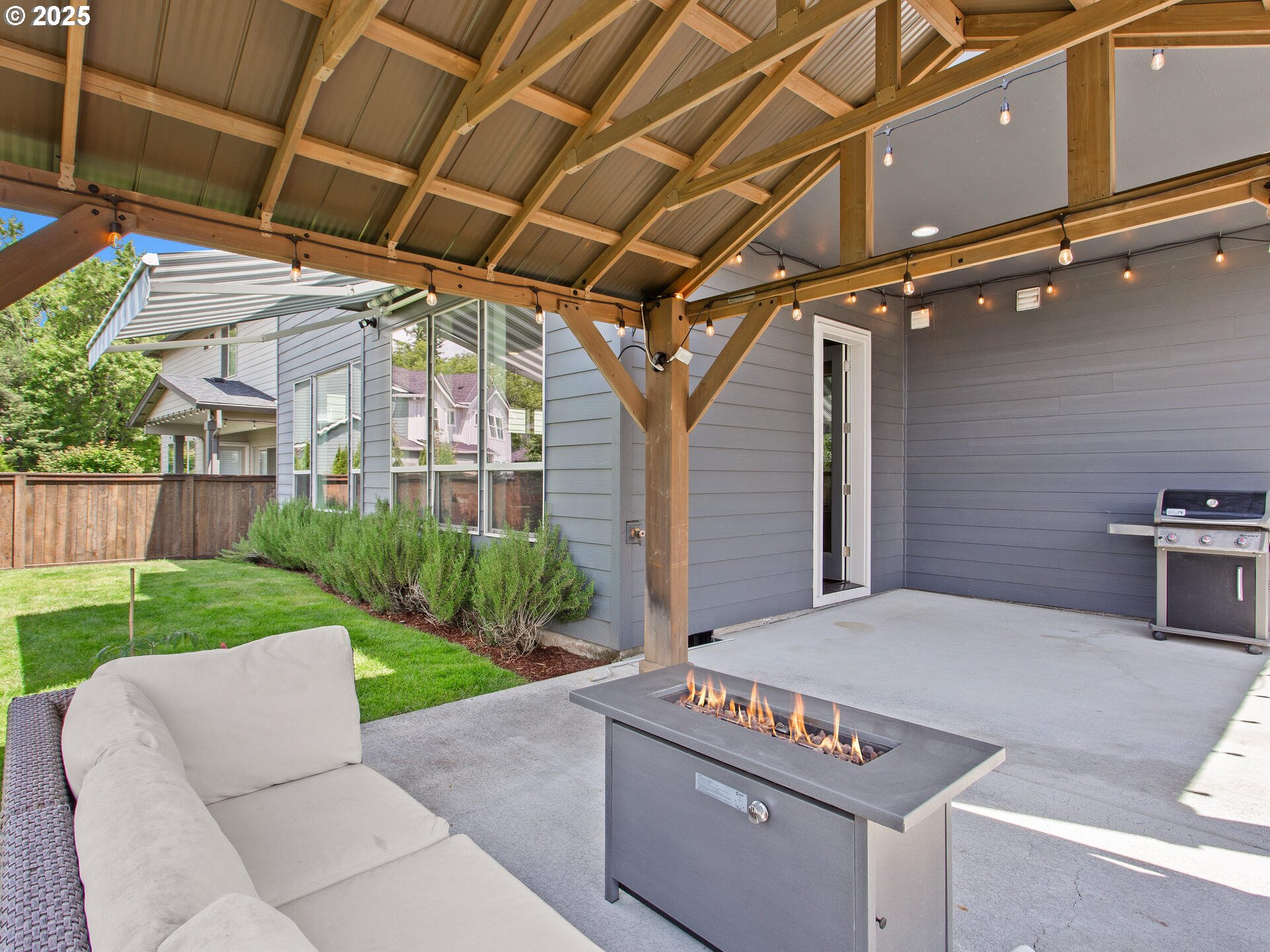 Camas, Washington 98607, United States, 6 Bedrooms Bedrooms, ,3 BathroomsBathrooms,Residential,Pending,139384