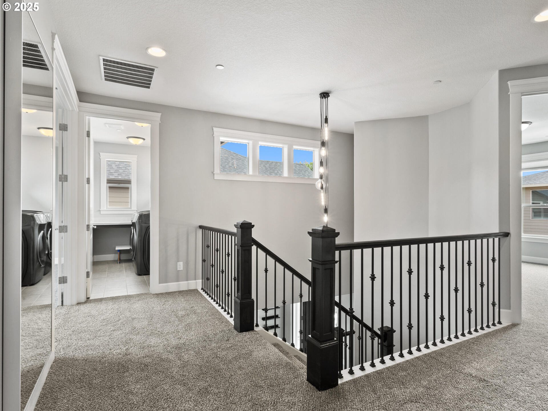 Camas, Washington 98607, United States, 6 Bedrooms Bedrooms, ,3 BathroomsBathrooms,Residential,Pending,139384