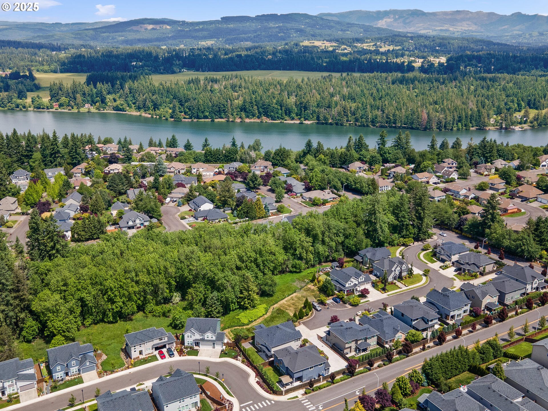 Camas, Washington 98607, United States, 6 Bedrooms Bedrooms, ,3 BathroomsBathrooms,Residential,Pending,139384