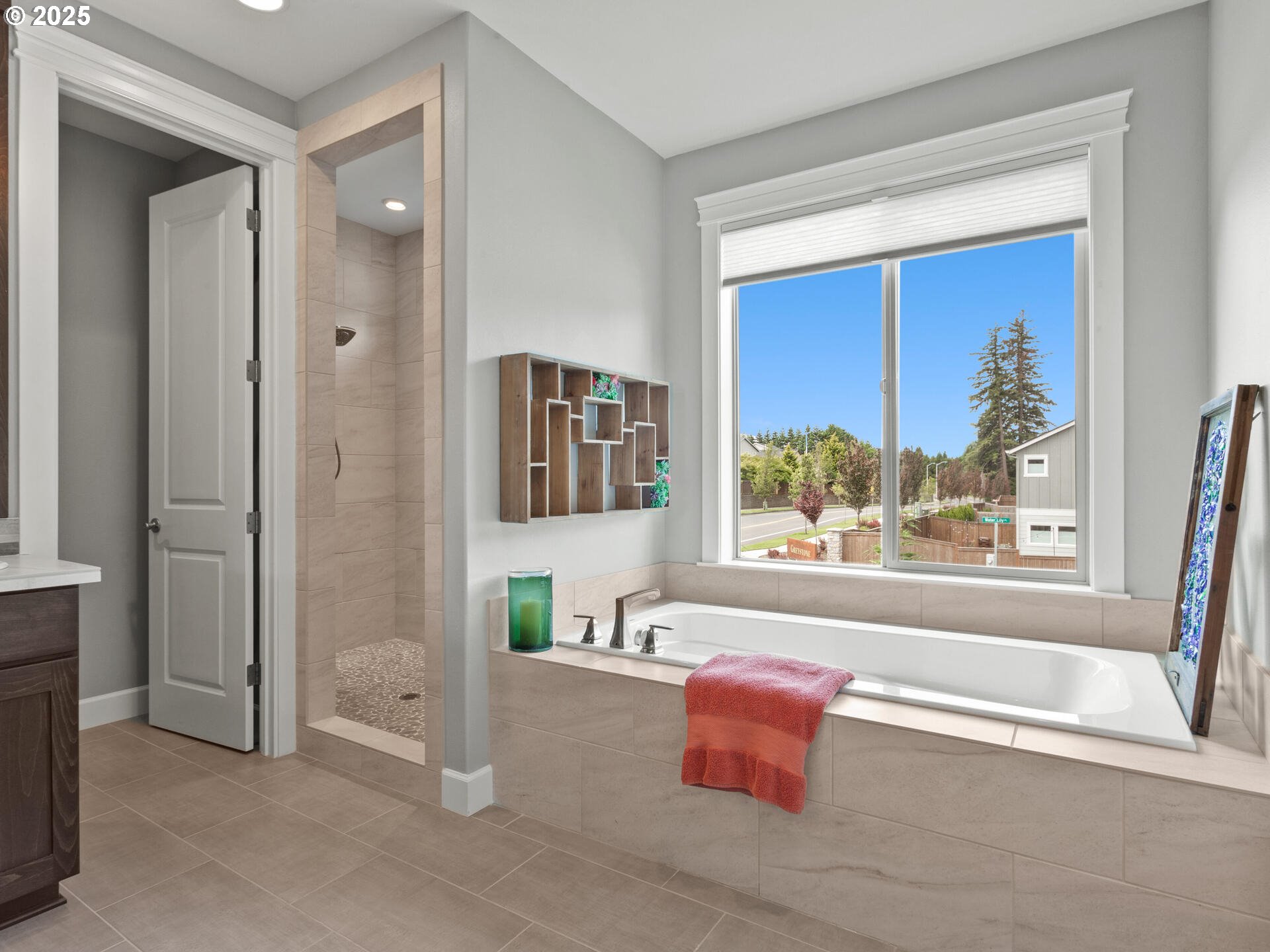 Camas, Washington 98607, United States, 6 Bedrooms Bedrooms, ,3 BathroomsBathrooms,Residential,Pending,139384