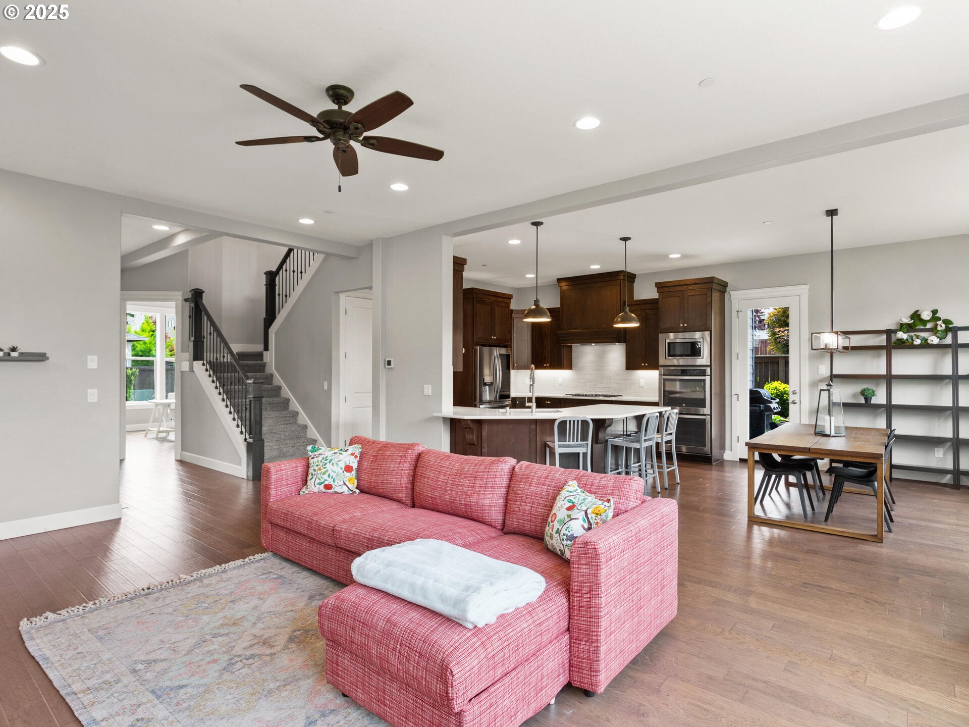 Camas, Washington 98607, United States, 6 Bedrooms Bedrooms, ,3 BathroomsBathrooms,Residential,Pending,139384