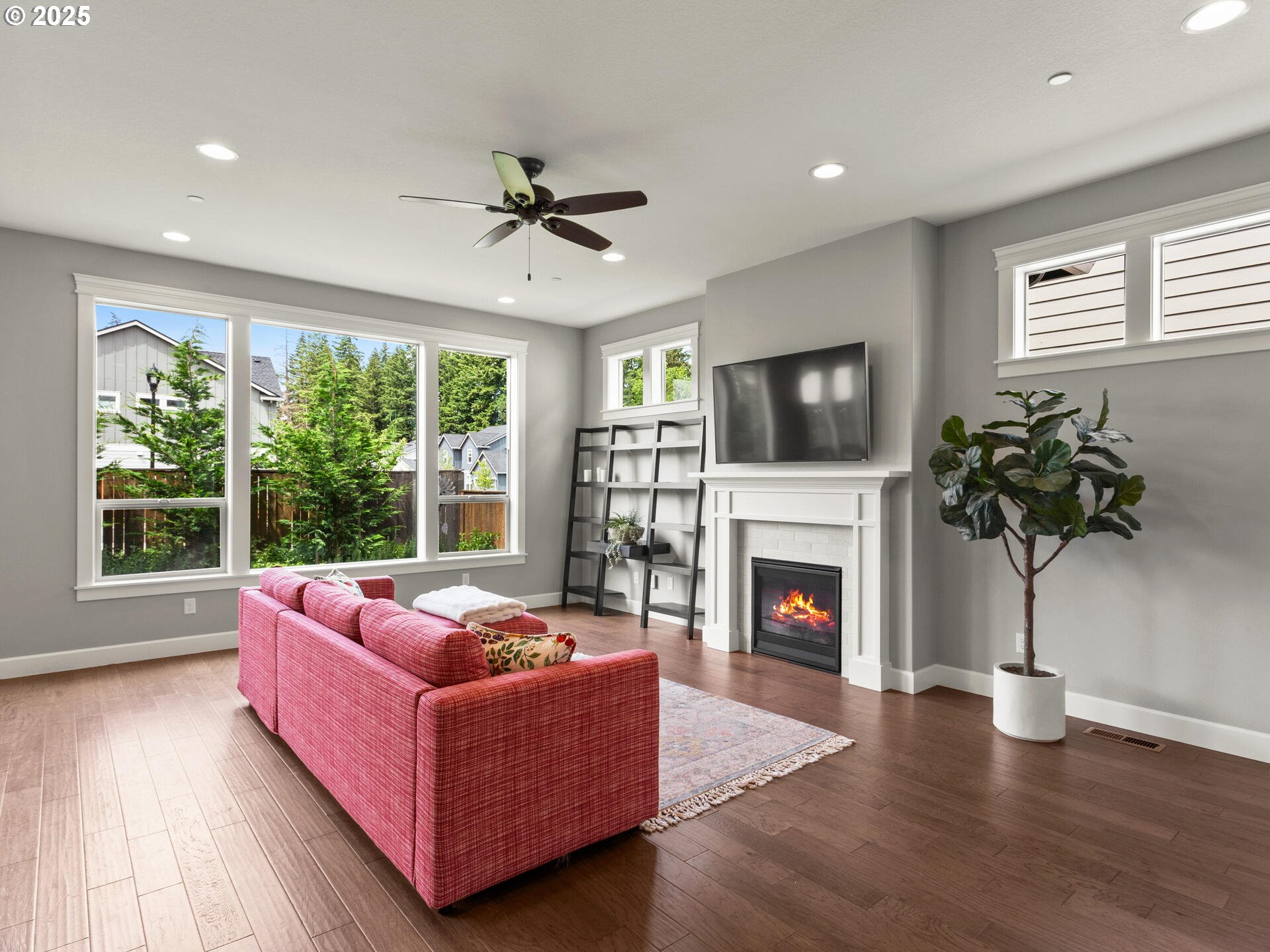 Camas, Washington 98607, United States, 6 Bedrooms Bedrooms, ,3 BathroomsBathrooms,Residential,Pending,139384