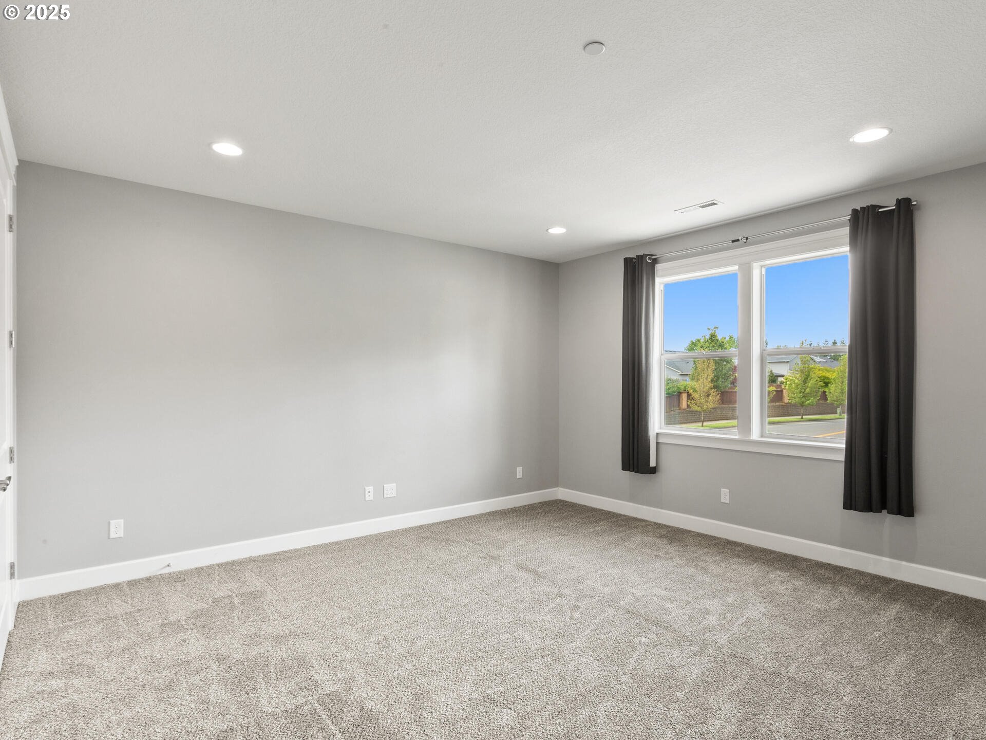 Camas, Washington 98607, United States, 6 Bedrooms Bedrooms, ,3 BathroomsBathrooms,Residential,Pending,139384