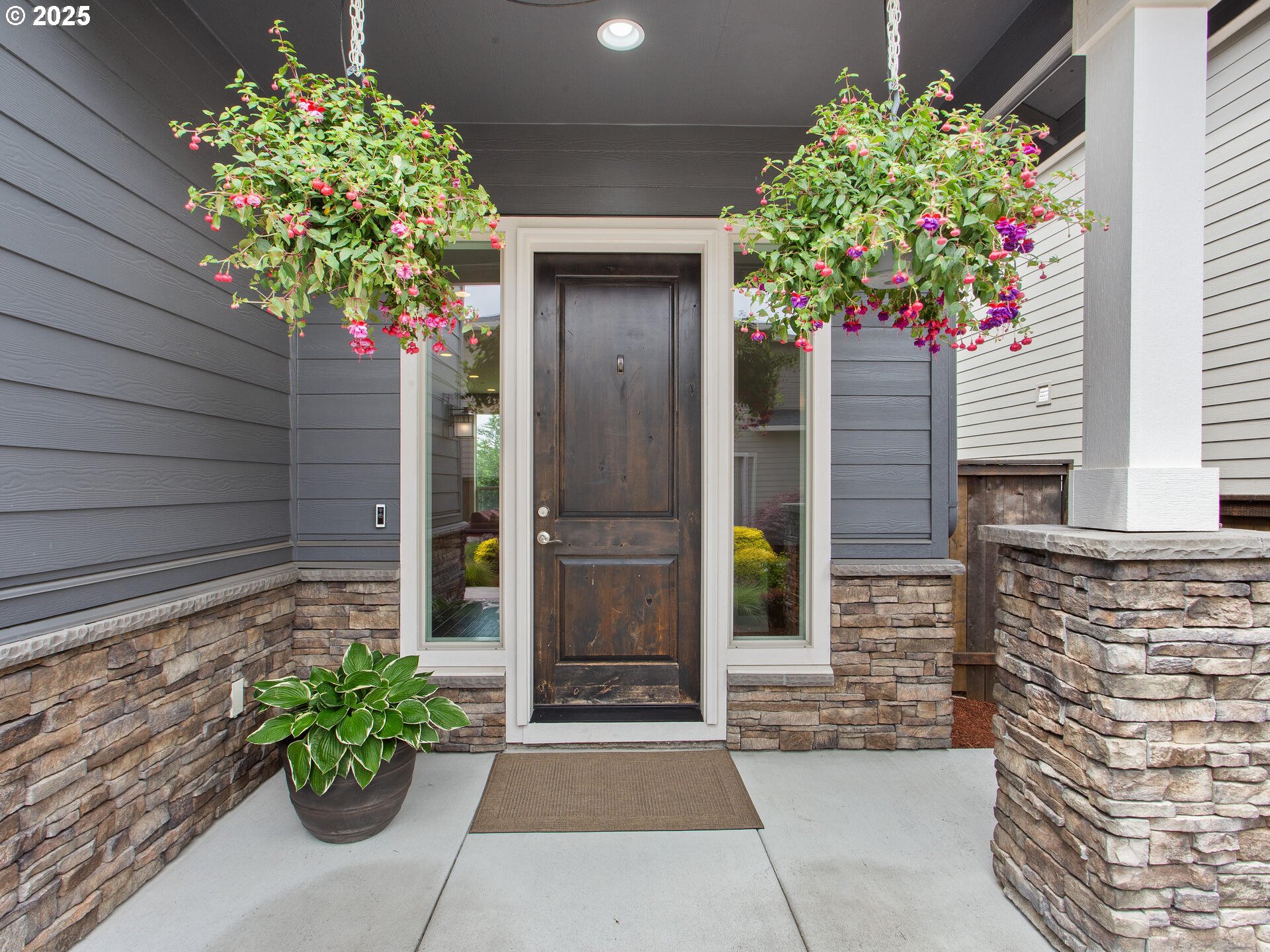 Camas, Washington 98607, United States, 6 Bedrooms Bedrooms, ,3 BathroomsBathrooms,Residential,Pending,139384