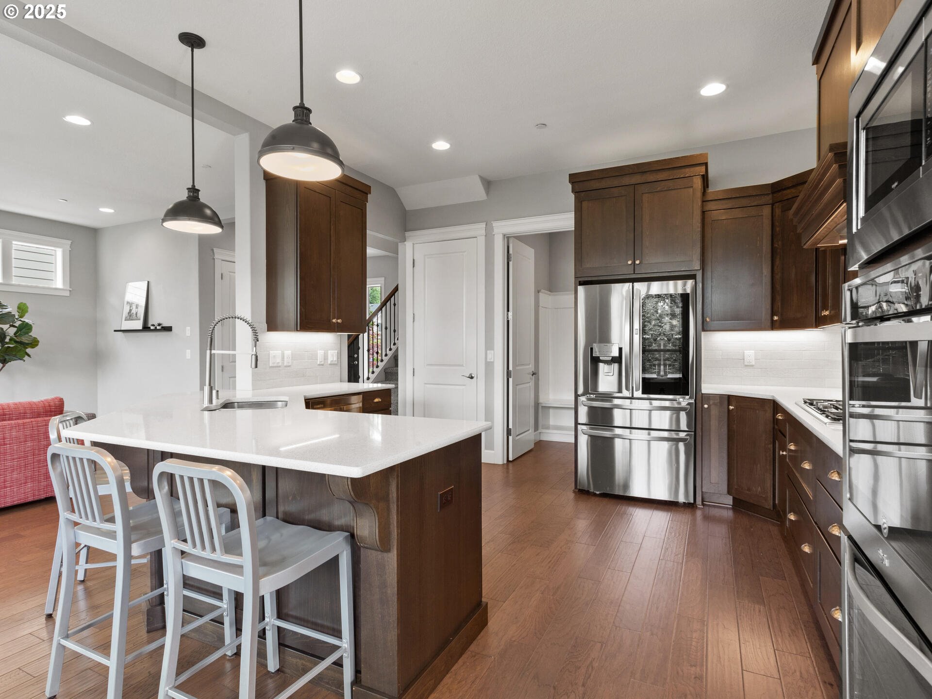 Camas, Washington 98607, United States, 6 Bedrooms Bedrooms, ,3 BathroomsBathrooms,Residential,Pending,139384