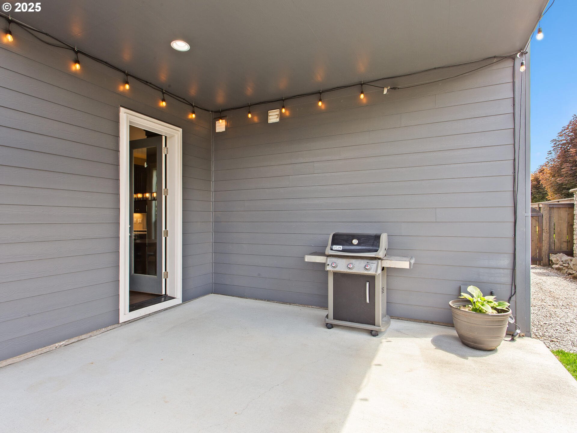 Camas, Washington 98607, United States, 6 Bedrooms Bedrooms, ,3 BathroomsBathrooms,Residential,Pending,139384