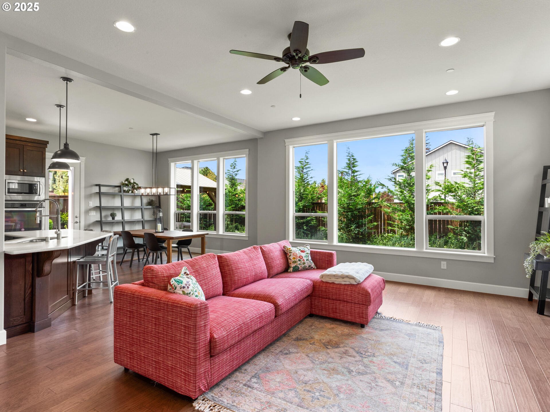 Camas, Washington 98607, United States, 6 Bedrooms Bedrooms, ,3 BathroomsBathrooms,Residential,Pending,139384