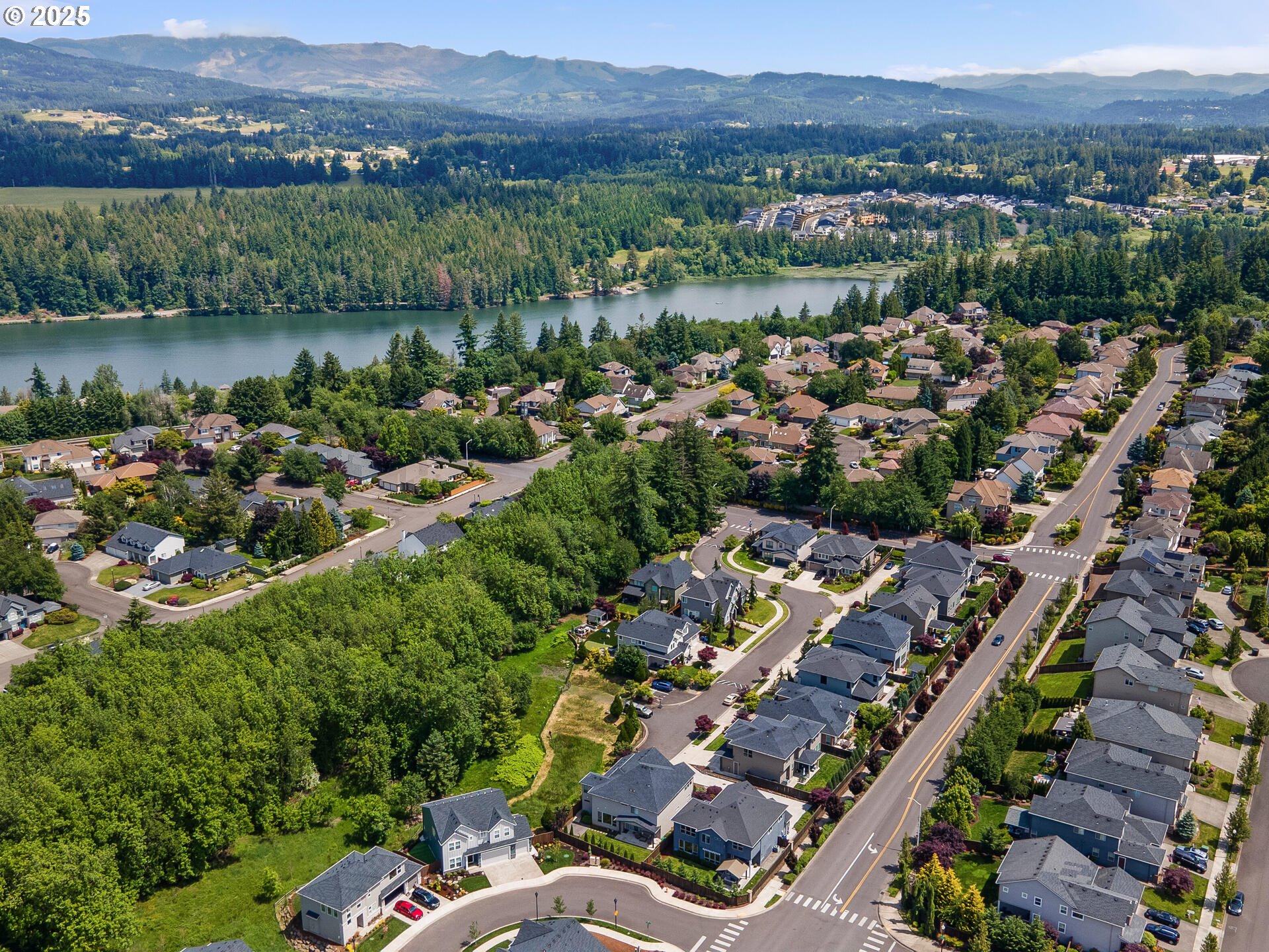 Camas, Washington 98607, United States, 6 Bedrooms Bedrooms, ,3 BathroomsBathrooms,Residential,Pending,139384