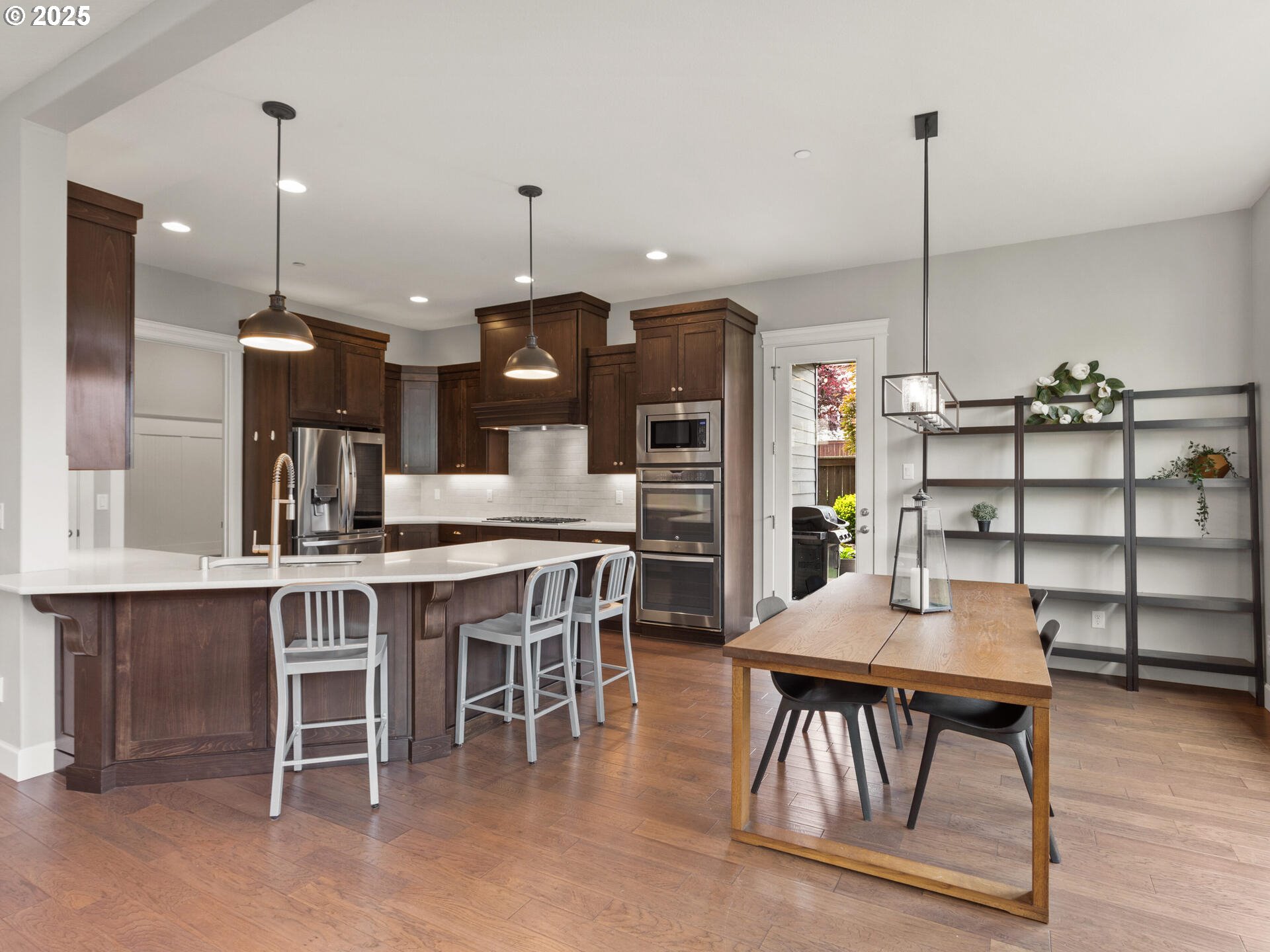 Camas, Washington 98607, United States, 6 Bedrooms Bedrooms, ,3 BathroomsBathrooms,Residential,Pending,139384