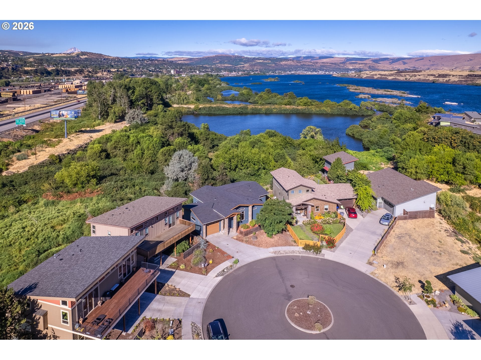 160 BLUE HERON CT