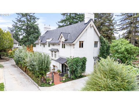 2547 SW HILLCREST DR Portland OR 97201