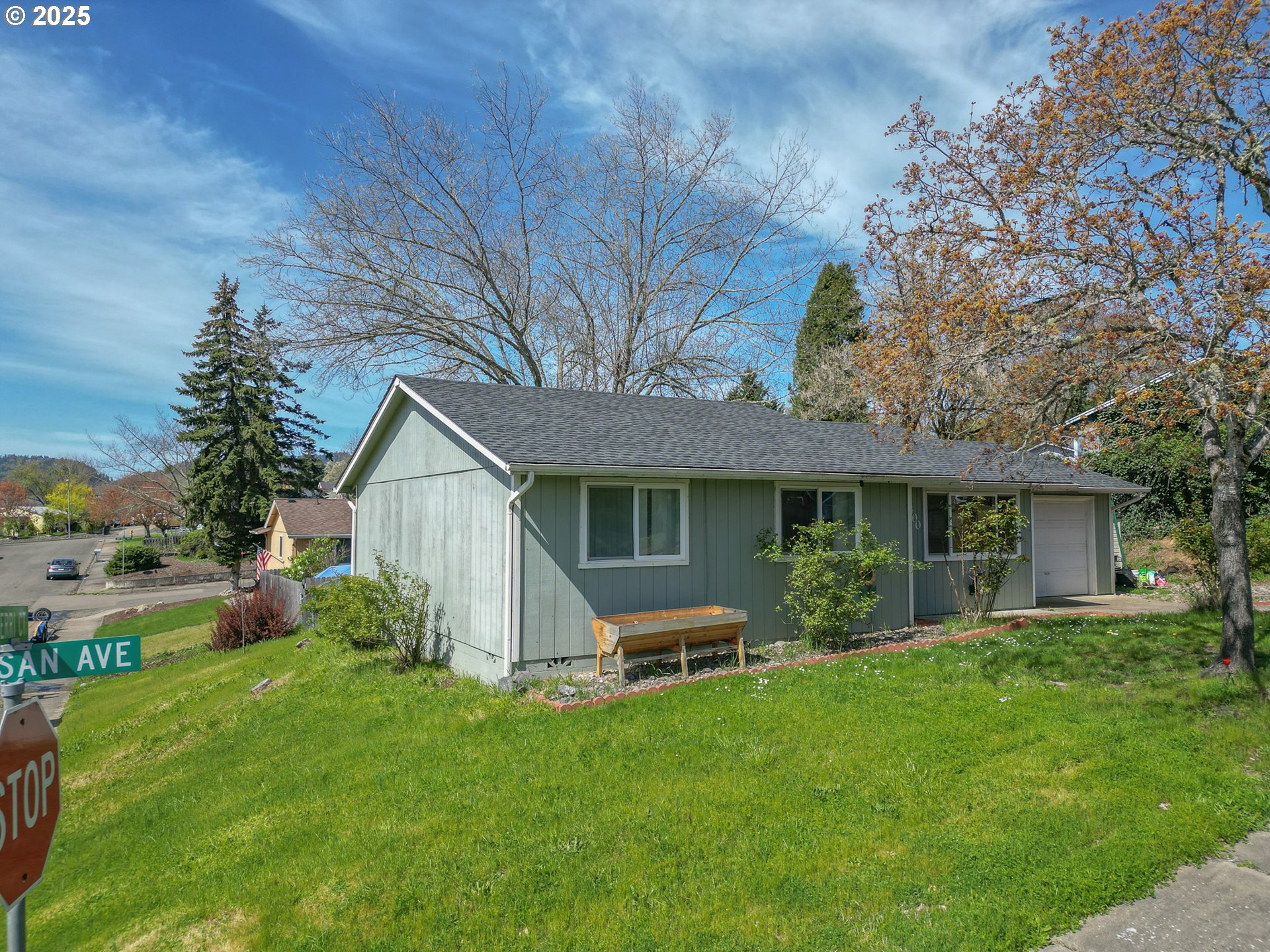 400 NW SUSAN AVE