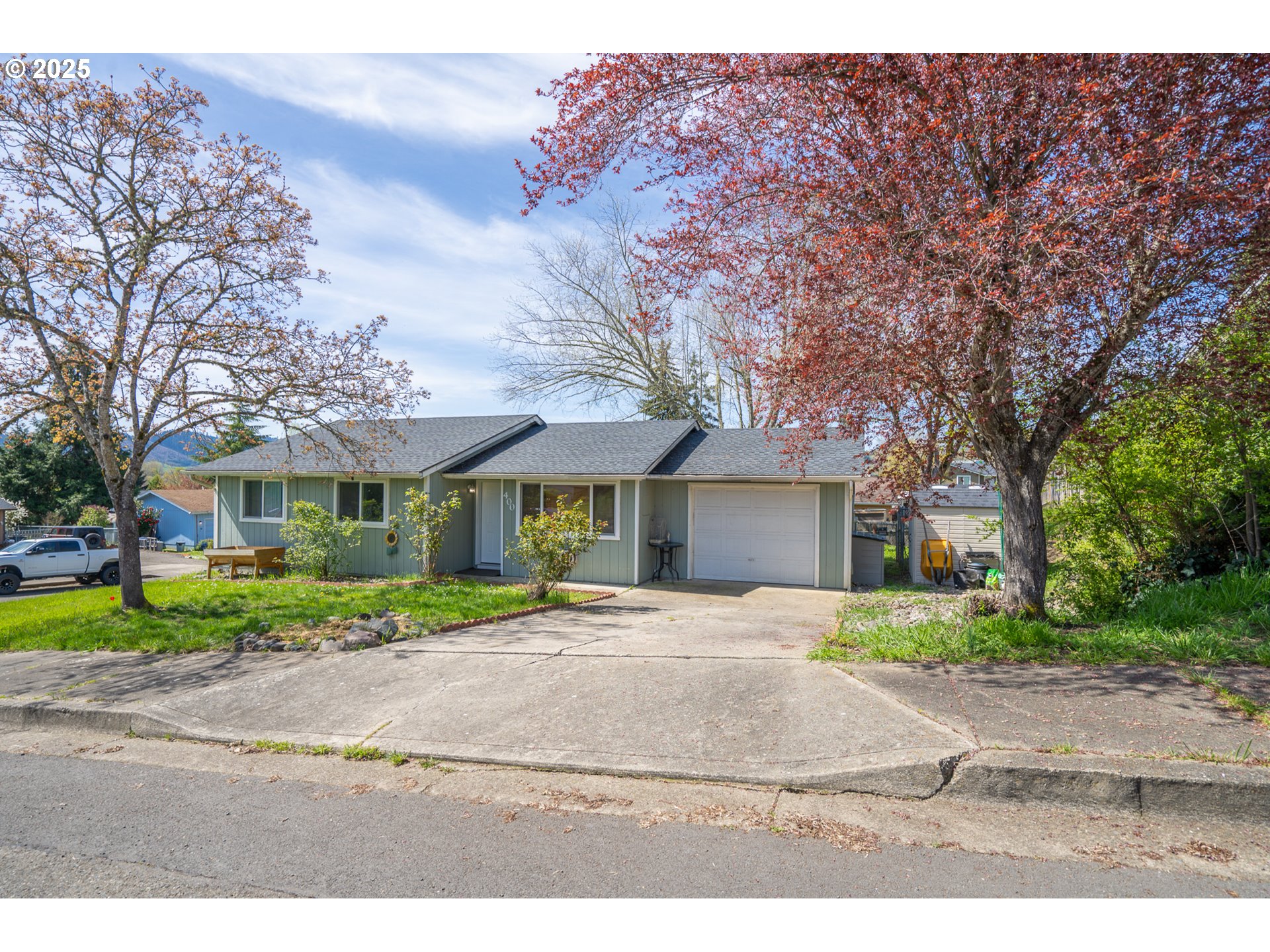 400 NW SUSAN AVE
