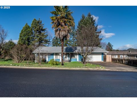 2020 DEL MAR DR Roseburg OR 97471