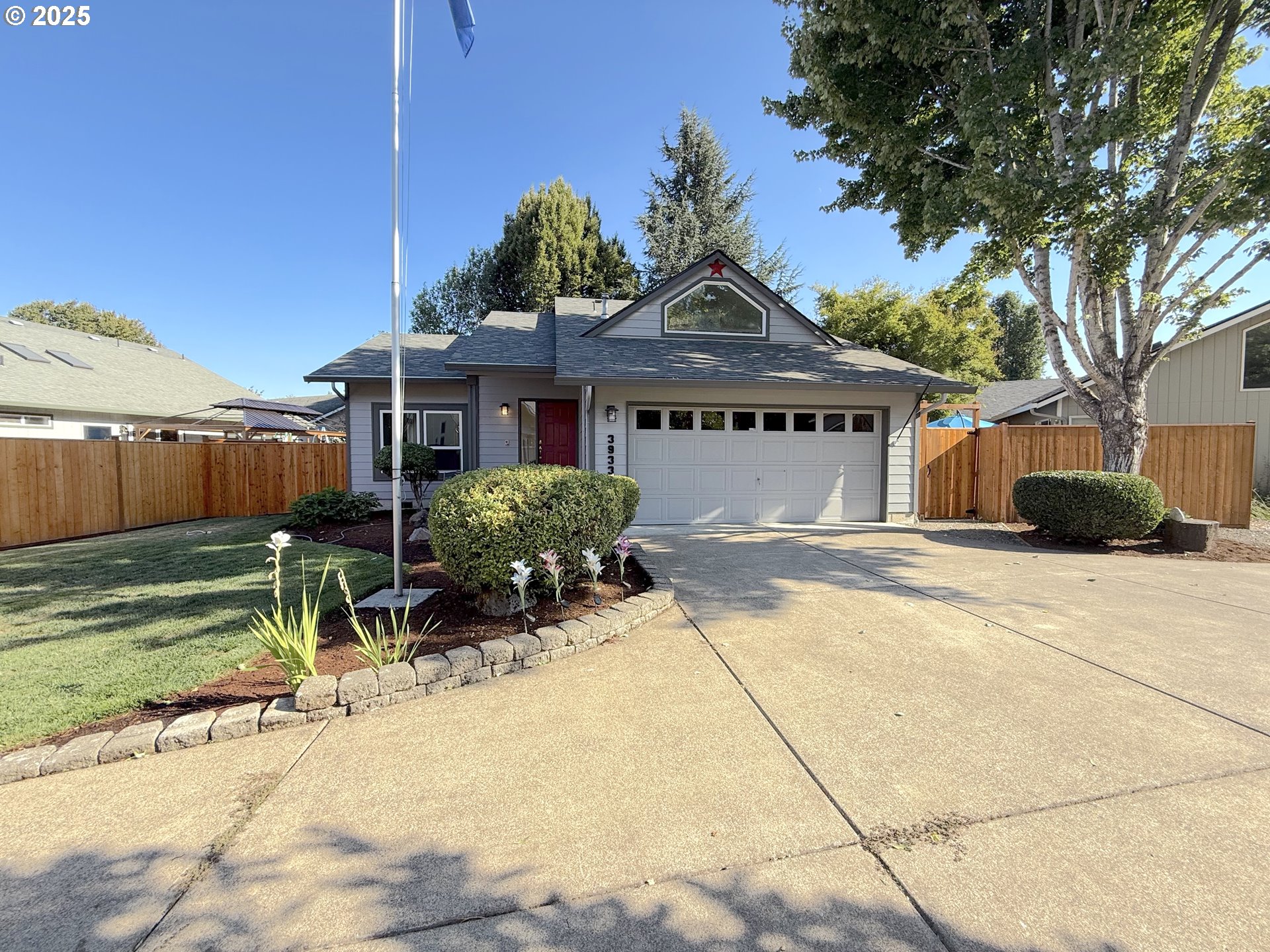 3933 DORCHESTER LN