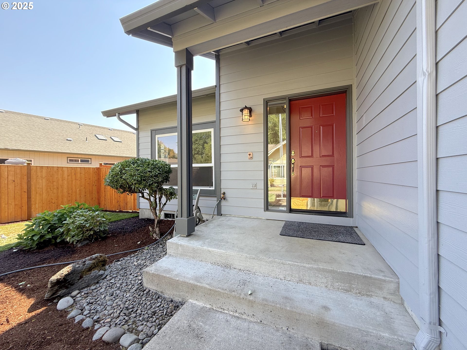 3933 DORCHESTER LN