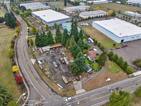 399 S SEQUOIA PKWY Canby OR 97013