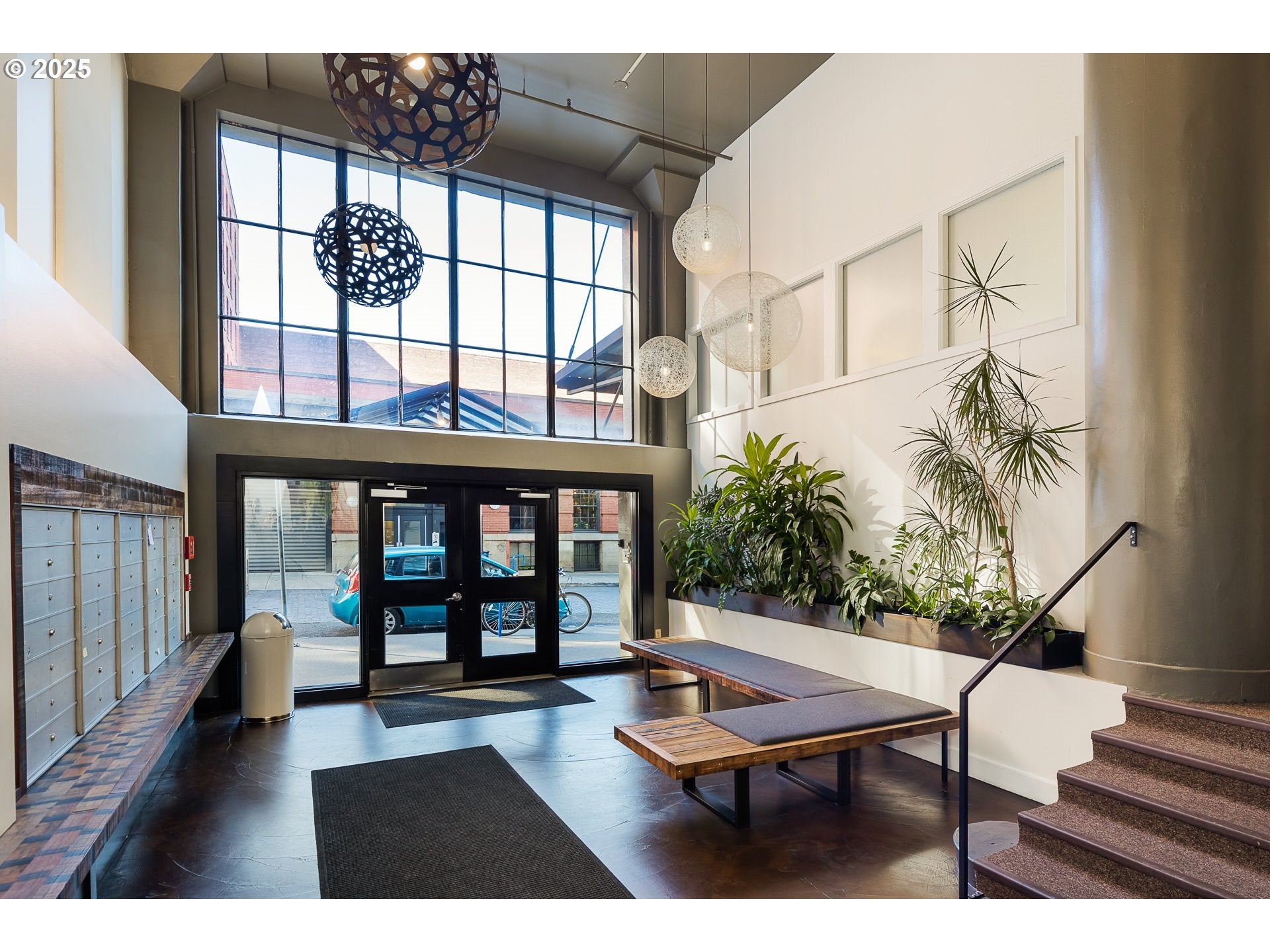 1314 NW IRVING ST 606