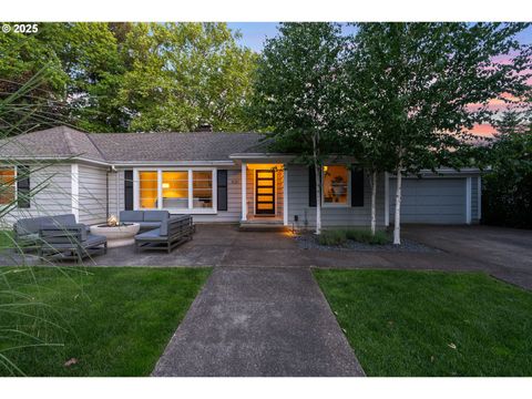 8120 SW MAPLE DR Portland OR 97225