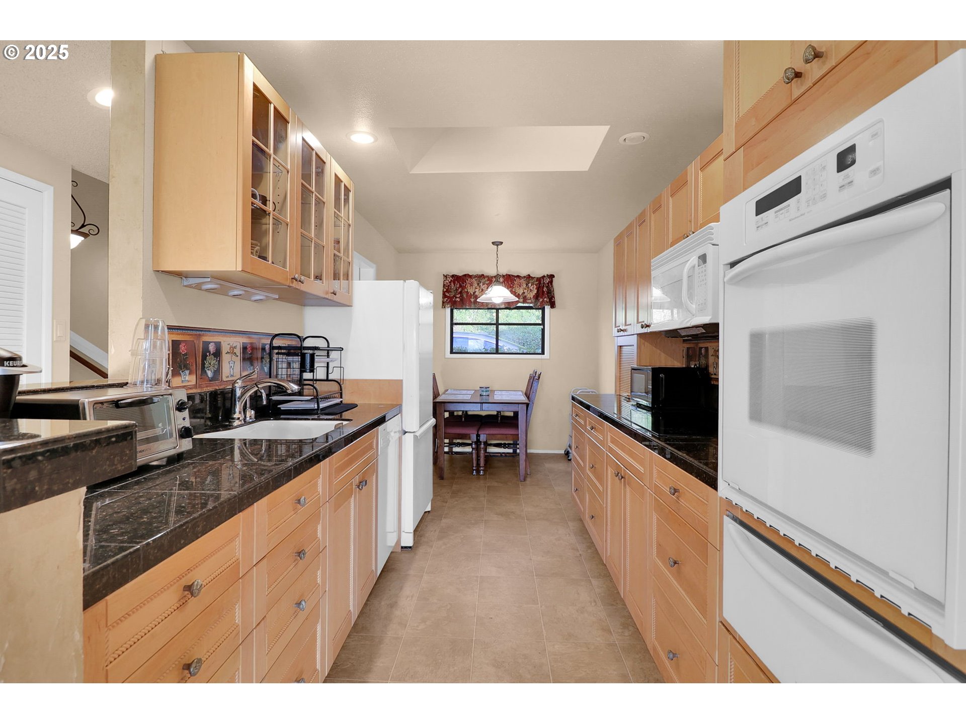 2267 RIDGEWAY DR