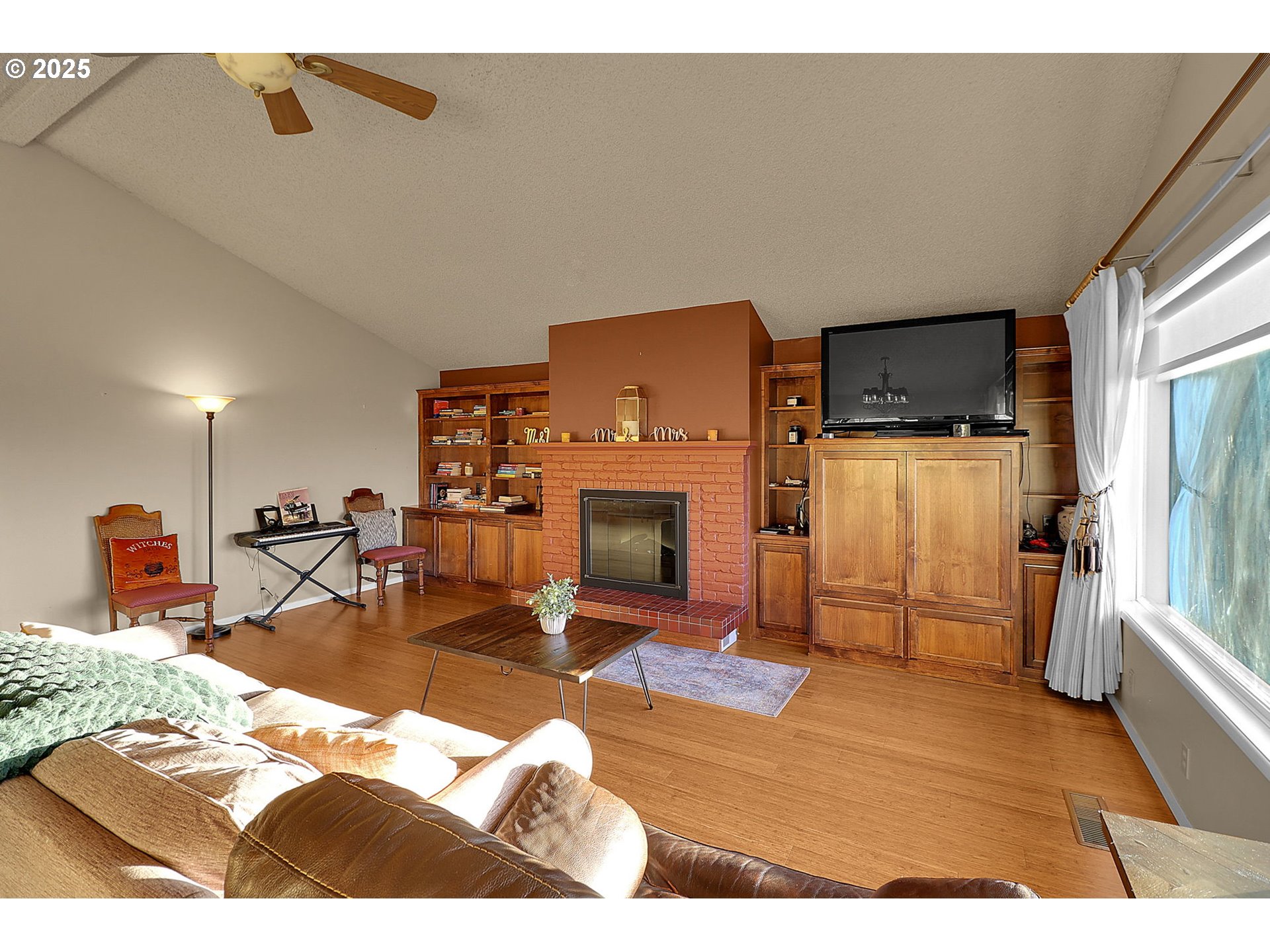 2267 RIDGEWAY DR