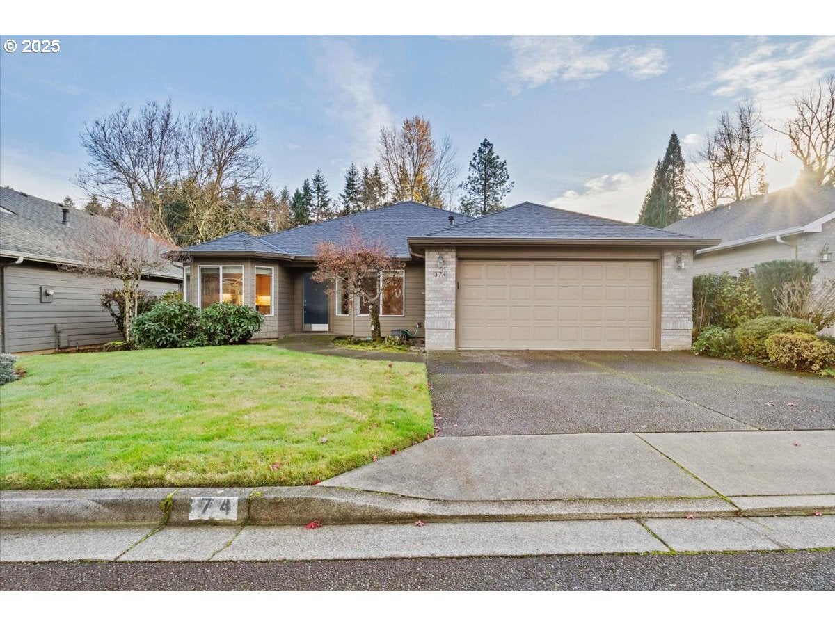 Photo 1 of 44 — 374 CIMARRON CT SE, Salem, OR 97306
