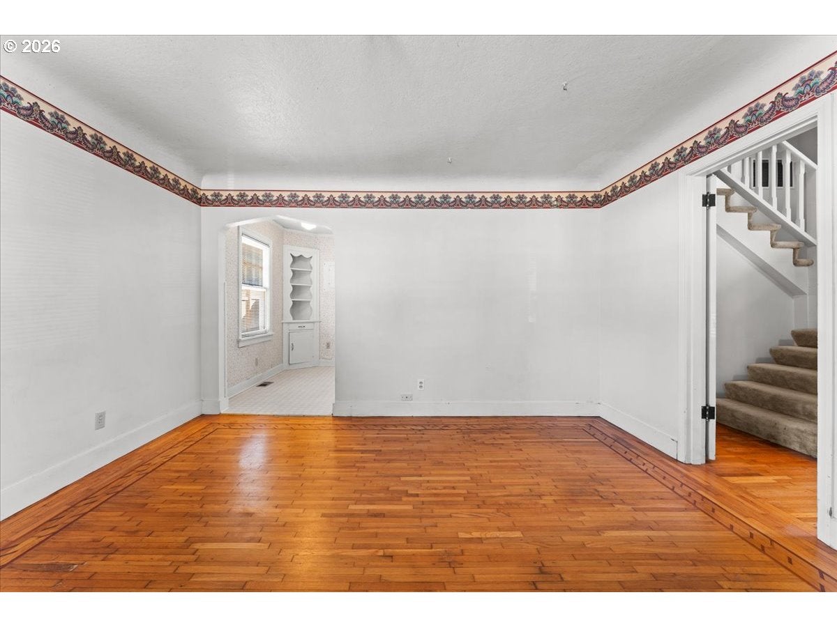 5926 NE GOING ST